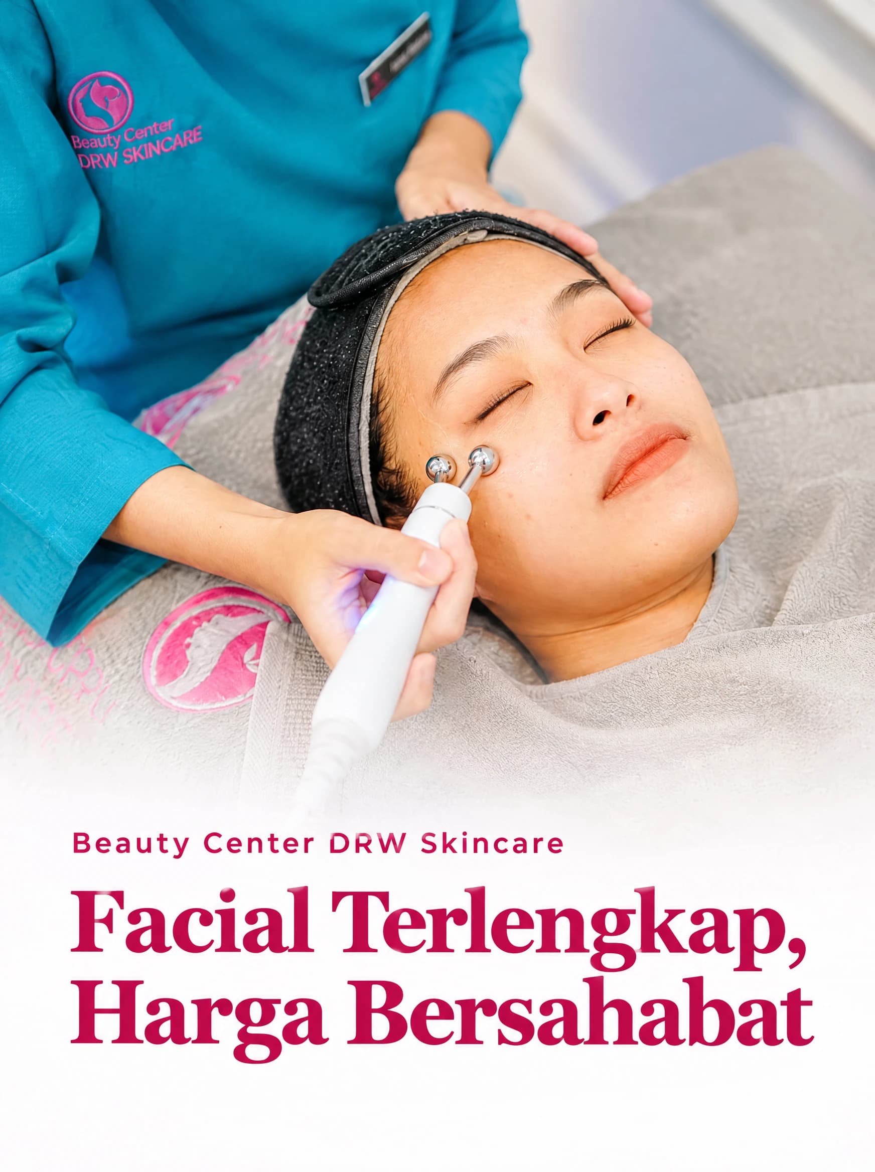 Beauty Center DRW Skincare: Facial Terlengkap, Harga Bersahabat. Pelanggan sedang menjalani perawatan wajah.