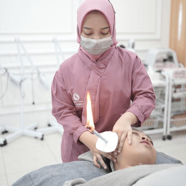 Manfaat Terapi Ear Candle, Bolehkah Jenis Perawatan Ini Dilakukan?