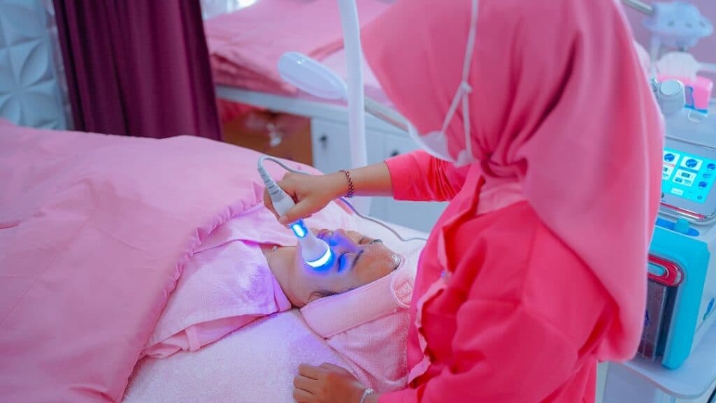 Bolehkah Menggunakan Makeup Sebelum Treatment di Salon Kecantikan?