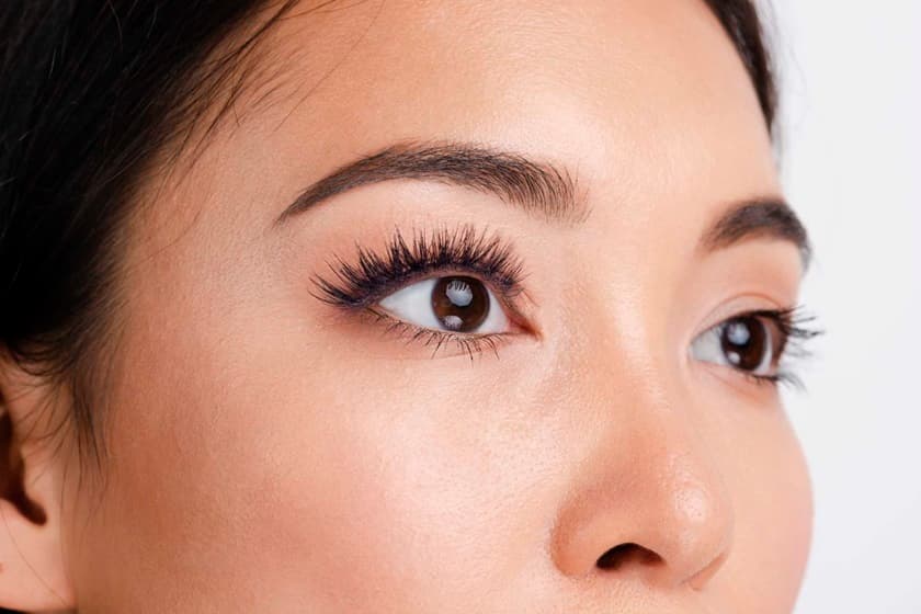 Bagaimana Cara Remove Eyelash Extension? Apakah Bisa Melakukannya di Salon Kecantikan?